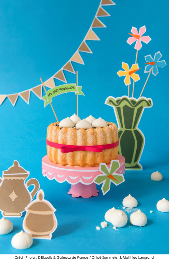 charlotte_vanille_deux_chocolats_et_son_croustillant_de_meringues