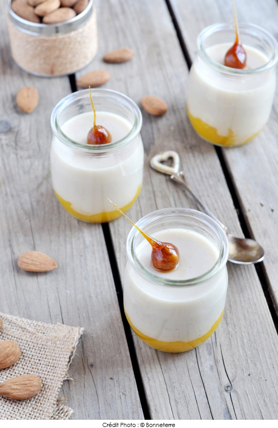 panna_cotta_a_la_boisson_amande_caramel_pointe_de_sel_bonneterre_et_mangues_roties