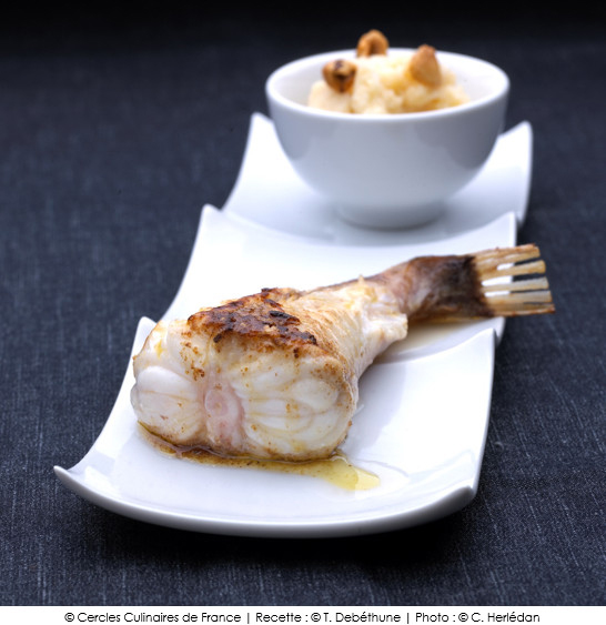 roti_de_lotte_sur_l_arete_au_beurre_demi_sel_et_puree_de_panais_aux_eclats_de_noisettes