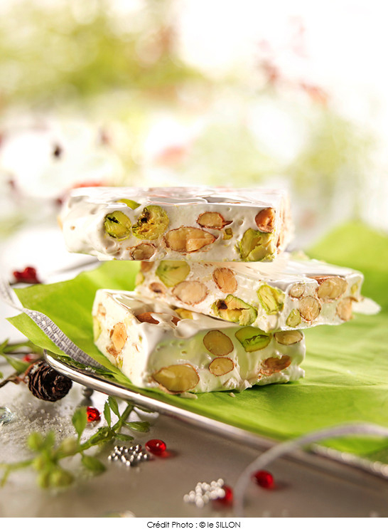 nougat_blanc_au_miel_d_acacia_amandes_et_pistaches
