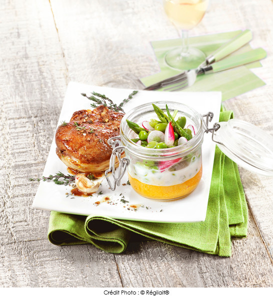 agneau_de_lait_roti_printaniere_de_legumes_a_la_creme_d_ail_et_son_biscuit_a_la_carotte