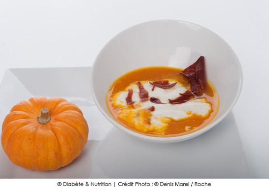 cappuccino_de_potimarron_mousse_au_bacon_et_chips_de_jambon