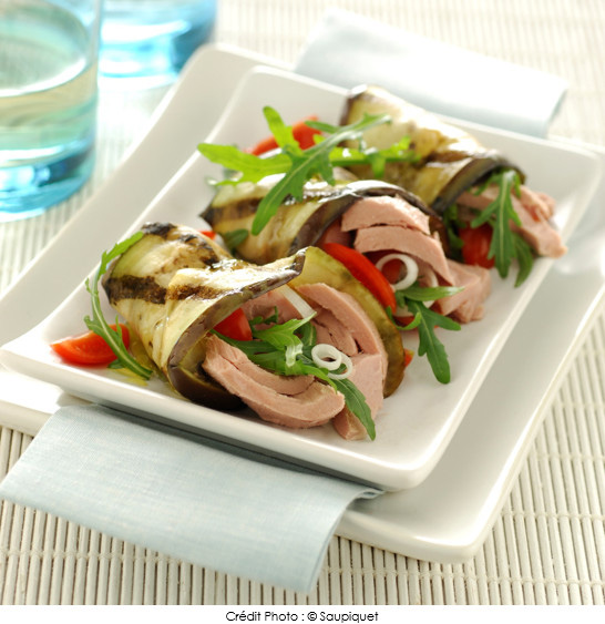 roulade_d_aubergines_grillees_au_thon_et_a_la_roquette
