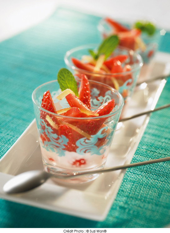 fraises_a_la_creme_de_coco_et_au_gingembre_confit