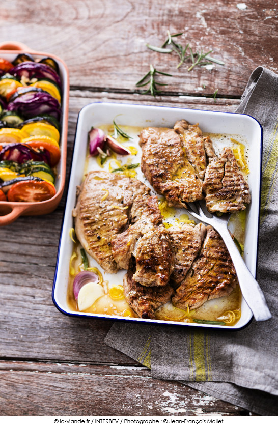 grillades_de_veau_marinees_a_l_ail_rose_au_romarin_et_au_citron