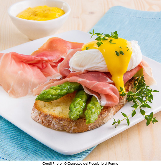 oeufs_benedicte_asperges_vertes_et_jambon_de_parme