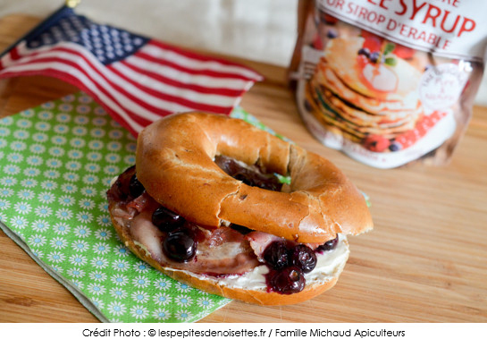bagel_au_bacon_myrtilles_et_sirop_d_erable