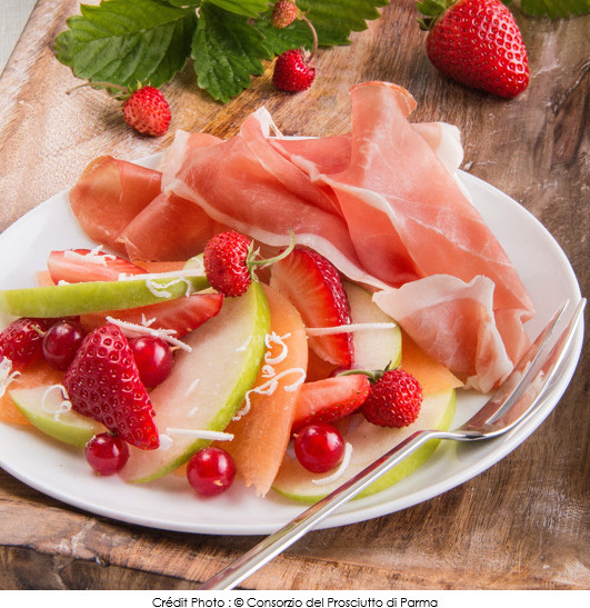 salade_de_fruits_jambon_de_parme_et_ricotta_fumee