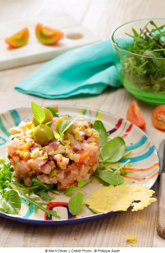 tartare_de_veau_au_condiment_d_olives_vertes_tuile_au_manchego