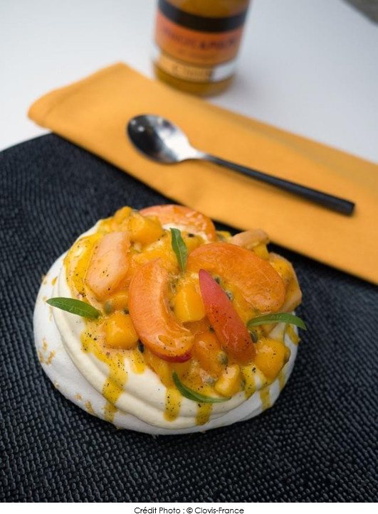 la_pavlova_aux_fruits_jaunes