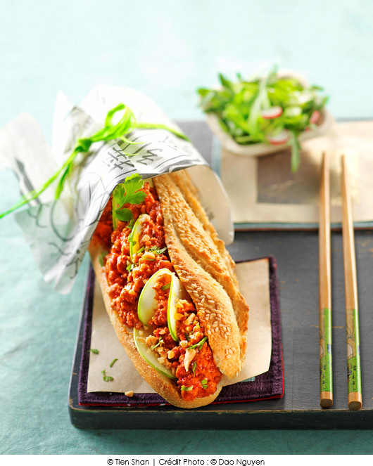 bahn-mi-de-boeuf-au-curry-rouge-granny-smith-et-coriandre