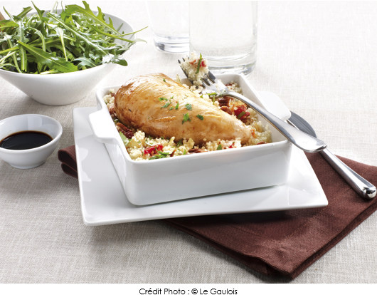 filet_minute_de_poulet_sur_lit_de_semoule_aux_saveurs_exotiques