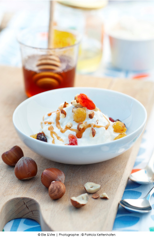 gourmande_faisselle_et_sa_creme_fouettee_miel_et_fruits