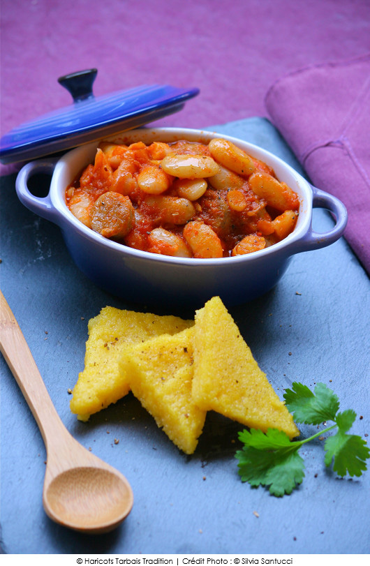 haricots-tarbais-a-la-sauce-tomate-polenta-poelee-et-saucisse-et-romarin