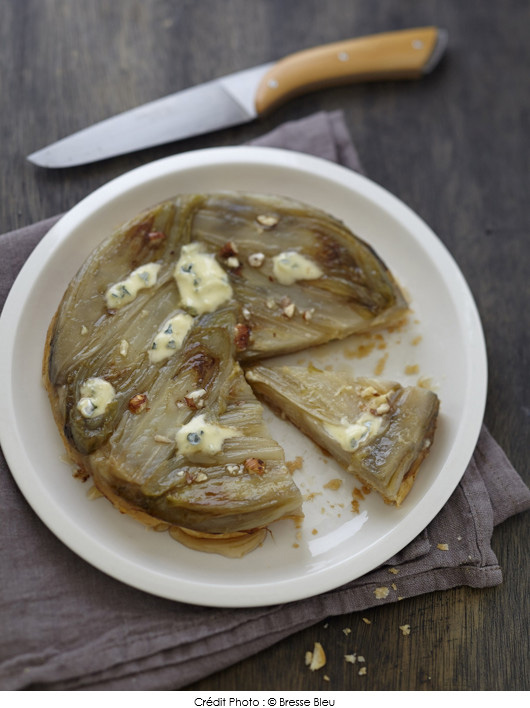 tatin-d-endives-au-bresse-bleu-et-aux-noisettes