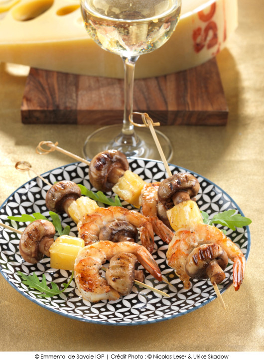 brochettes-aperitives-de-gambas-et-emmental-de-savoie-juste-snackees