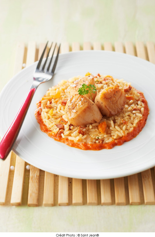 riz-a-poeler-chorizo-et-tomates-sechees-noix-de-st-jacques-sauce-poivron-rouge
