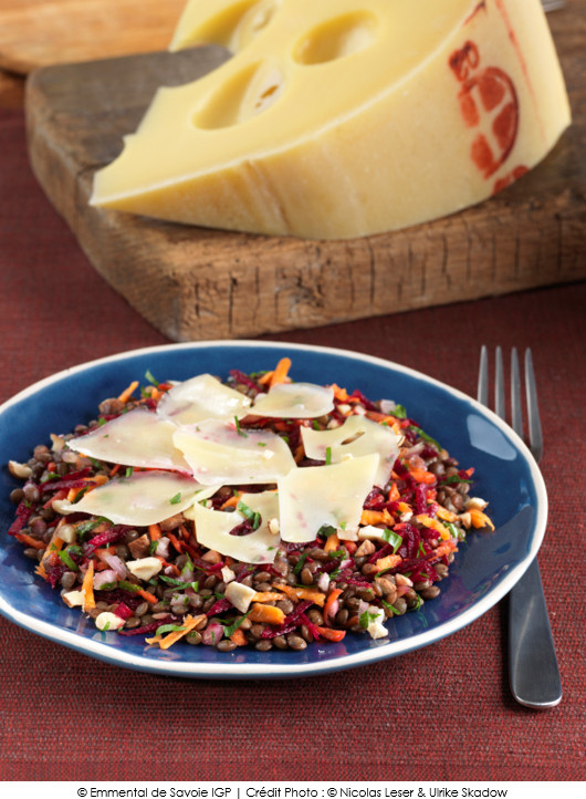 salade-tiede-de-lentilles-legumes-rapes-et-emmental-de-savoie-igp