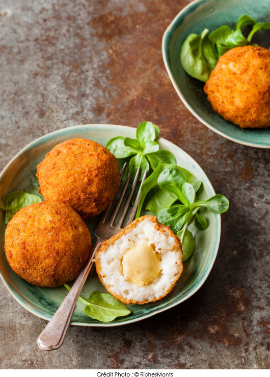 croquettes-de-riz-panees-coeur-de-raclette-richesmonts-fondante