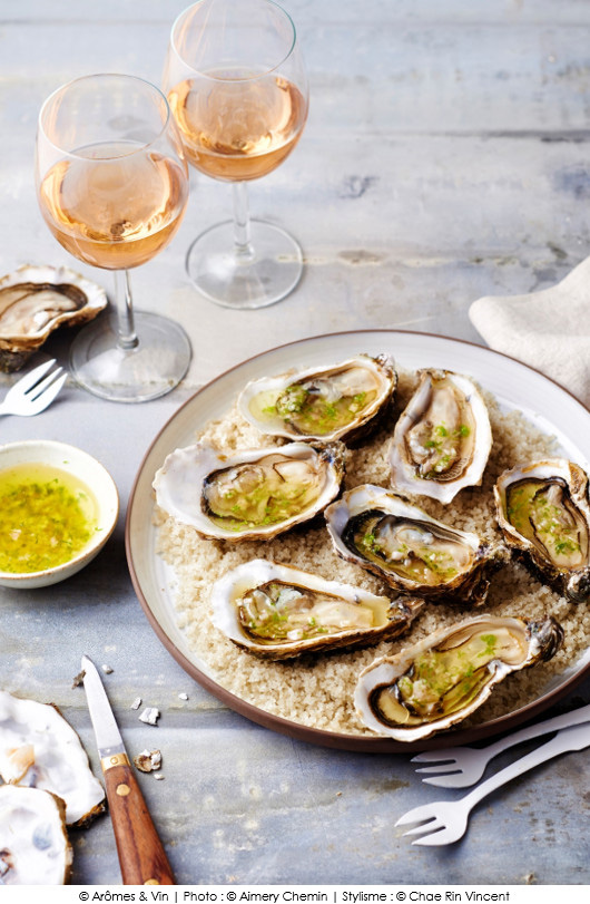 huitres-sur-lit-de-gros-sel-vinaigrette-aux-zestes-de-combawa