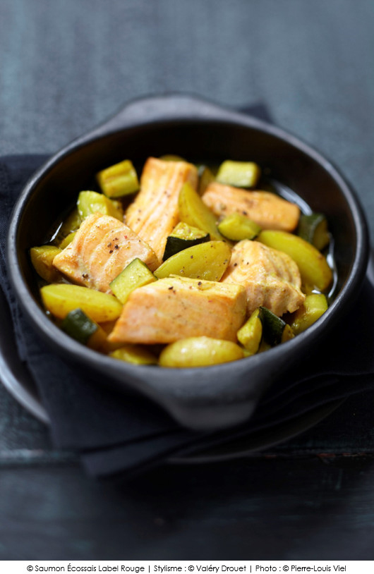 saumon-ecossais-label-rouge-aux-courgettes-et-pommes-de-terre-facon-tajine