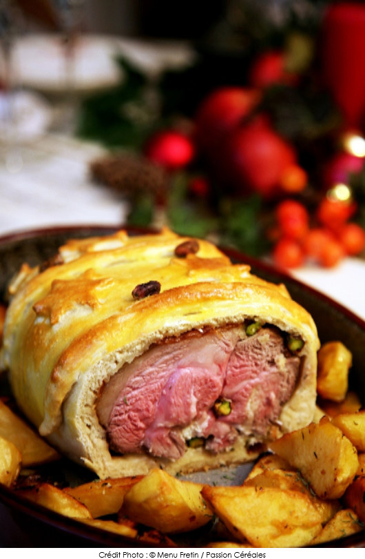 filet-dagneau-en-croute-de-pain-pommes-de-terre-et-pommes-roties