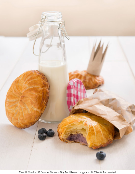 mini-galettes-des-rois-a-la-frangipane-et-a-la-confiture-myrtilles-cassis-bonne-maman