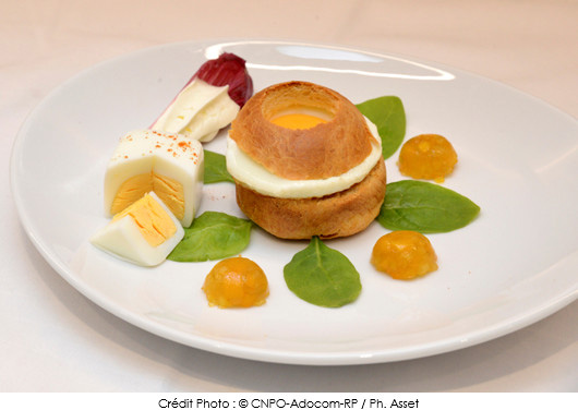 brioche-doeuf-en-surprise-chutney-et-creme-acidulee