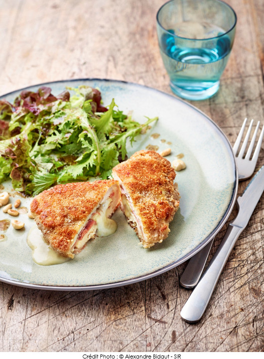 cordon-bleu-au-reblochon-volaille-fermiere-et-chapelure-aux-fruits-secs