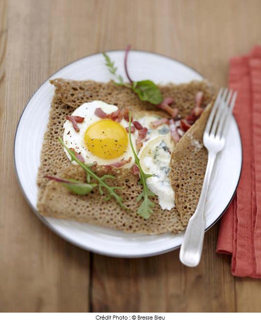 galette-de-sarrasin-au-bresse-bleu-et-aux-lardons