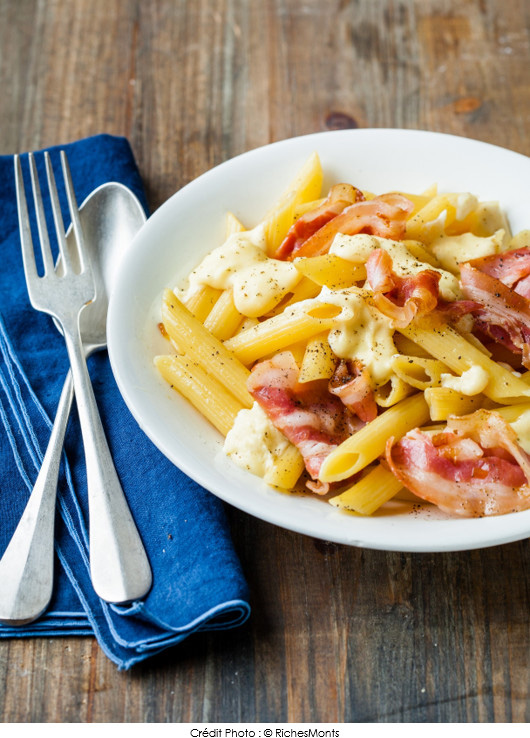 penne-a-pancetta-sauce-a-la-raclette-richesmonts
