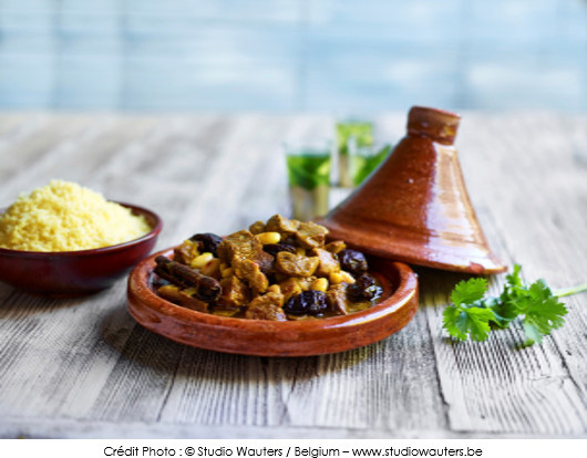 tajine-dagneau-aux-pruneaux-et-aux-amandes