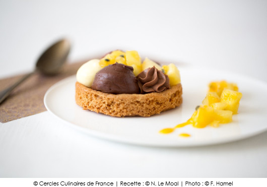 tartelettes-aux-chocolat-et-fruits-exotiques