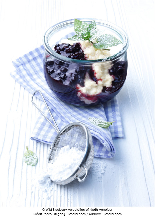 riz-au-lait-avec-compote-de-myrtilles-sauvages
