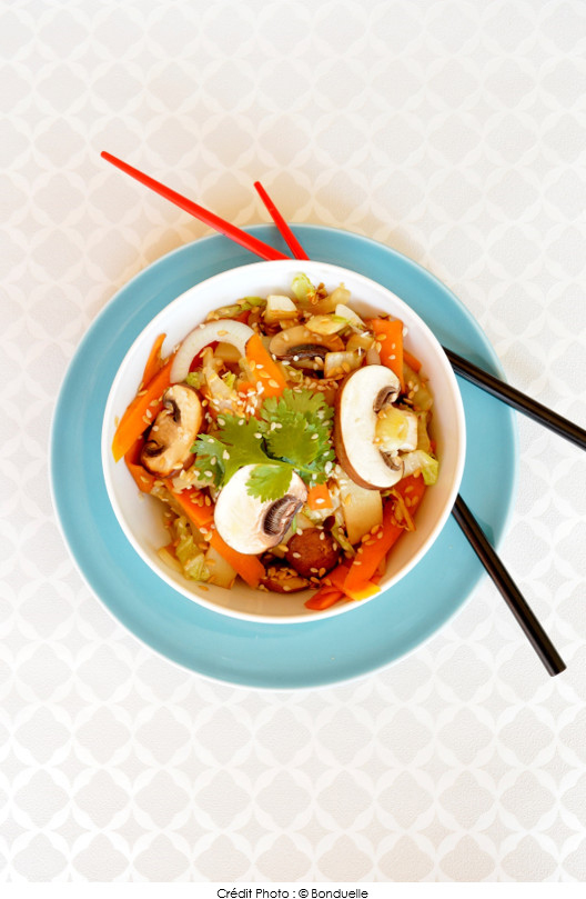 wok-a-lasiatique-pousses-de-bambou-sauce-soja-et-sesame