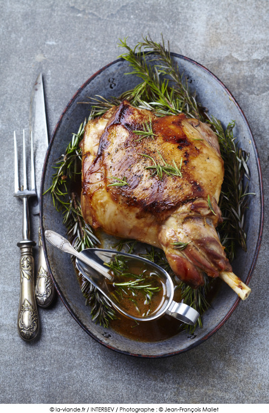 gigot-d-agneau-roti-jus-au-romarin