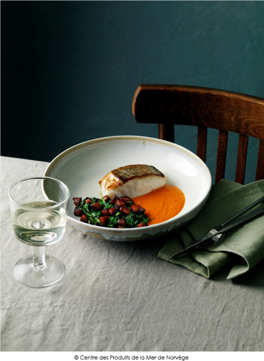 skrei-roti-sauce-aux-poivrons-chorizo-et-olives