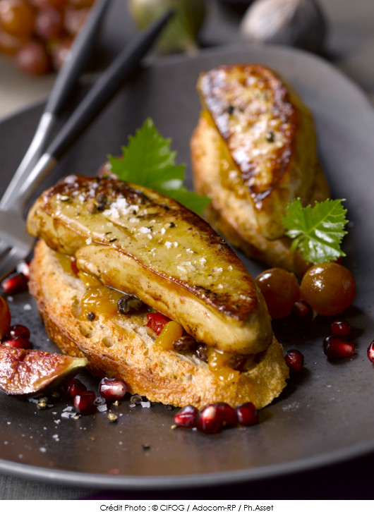 une-belle-assiette-de-foie-gras-poele