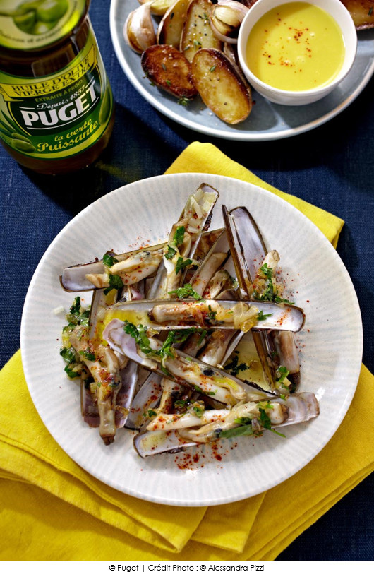 couteaux-en-persillade-et-pommes-de-terre-a-lail