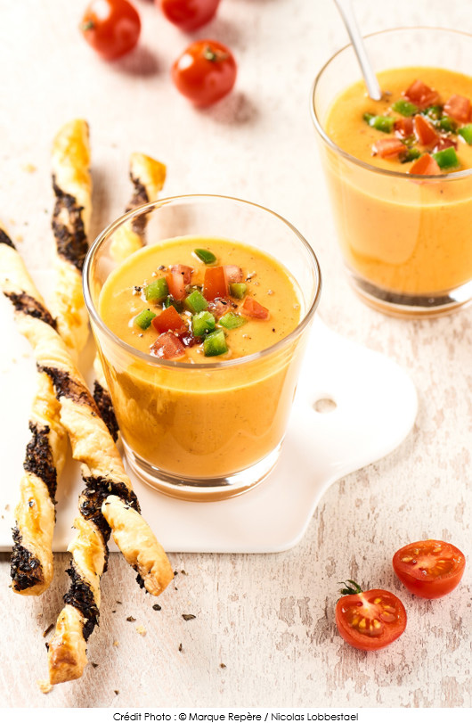 gaspacho-et-gressins-aux-olives