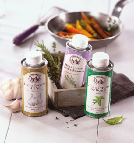 huiles-infusees-basilic-thym-et-romarin-ail-la-tourangelle-2