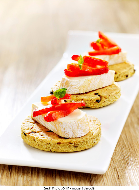 petit-sable-tomate-pesto-et-reblochon