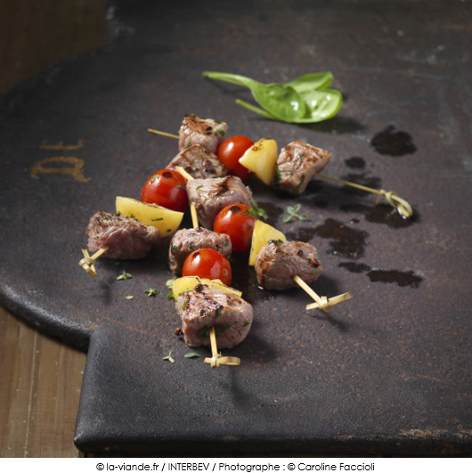 mini-brochettes-de-boeuf-aux-tomates-et-citrons