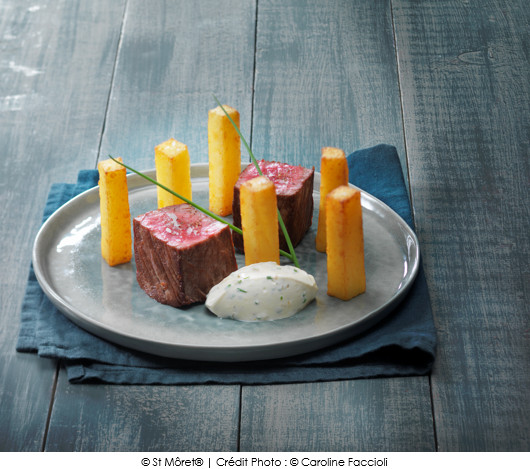 filet-de-boeuf-et-pomme-pont-neuf-avec-ses-dips-de-st-moret-aux-condiments