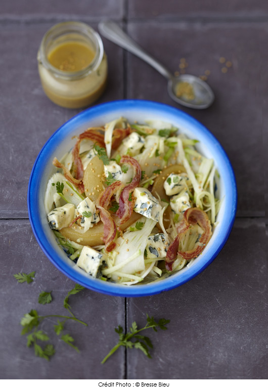 salade-de-fenouil-croquant-au-bresse-bleu-poire-et-pancetta-croustillante