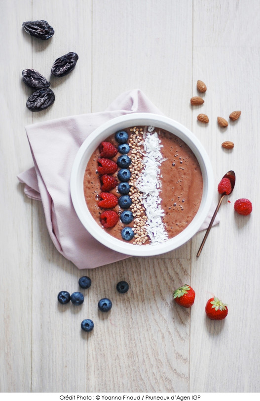 smoothie-bowl-aux-pruneaux-dagen