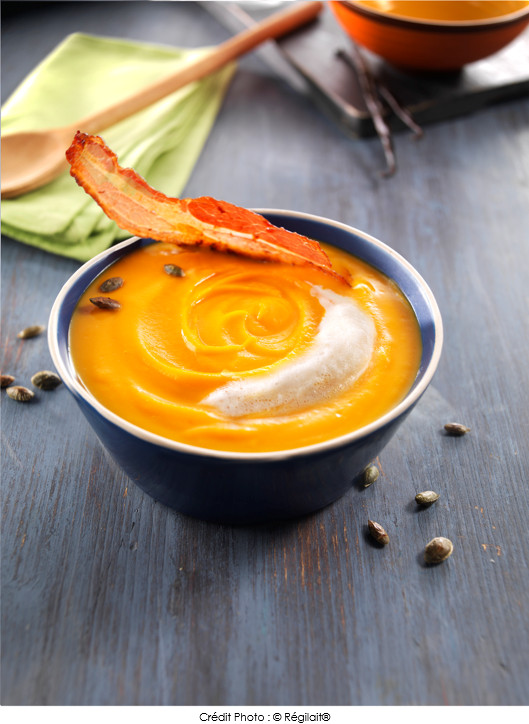 veloute-de-potimarron-ecume-de-lait-a-la-vanille-fraiche