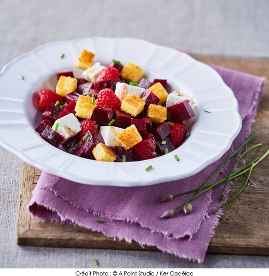 salade-pink-a-la-feta-et-des-de-quatre-quarts-grilles