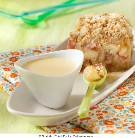 crumble_pommes_rhubarbe_et_sa_creme_anglaise