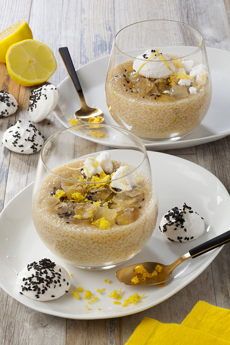 Crème dessert tapioca lait d’amande, meringue citronnée sésame noir